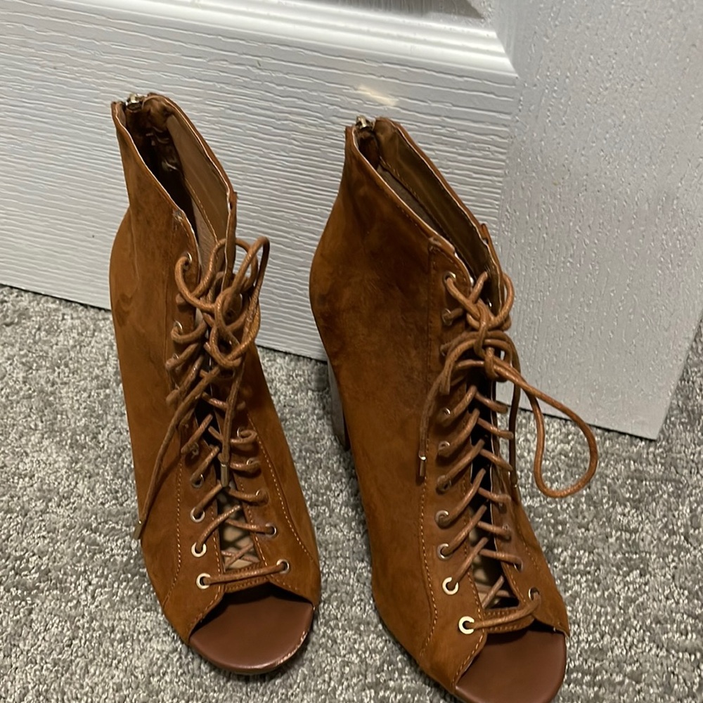 Bamboo Booties. Size 10. Brown.